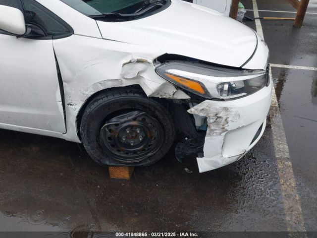 3KPFK4A70JE245753 KIA FORTE LX
