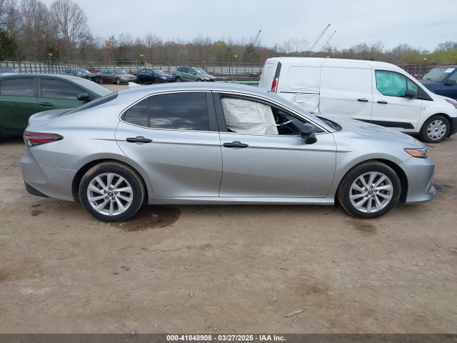 4T1C11AK7NU664517 Toyota CAMRY LE