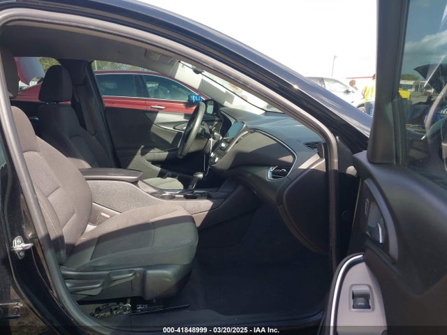 1G1ZD5ST0KF139084 Chevrolet MALIBU LT