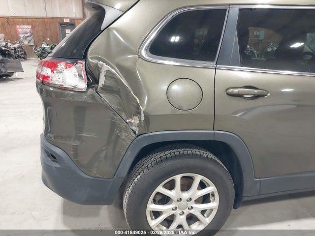 1C4PJMCSXGW104146 Jeep Cherokee Latitude