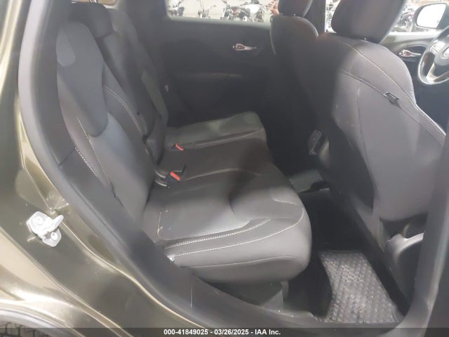 1C4PJMCSXGW104146 Jeep Cherokee Latitude