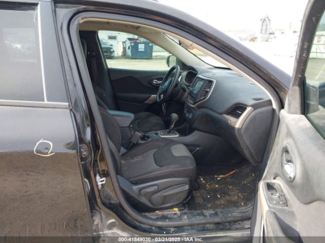 1C4PJLAB7HW669467 Jeep Cherokee