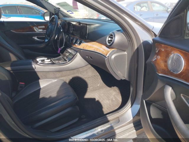 WDDZF4KB3HA208414 Mercedes-Benz E 300 4matic
