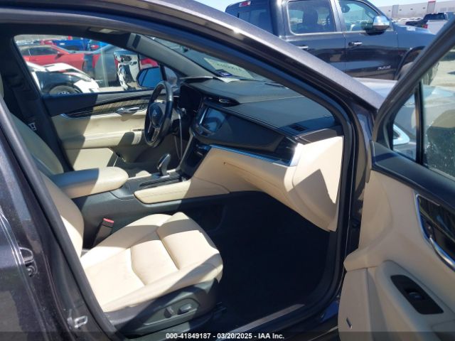 1GYKNARS5HZ106370 Cadillac Xt5 Standard