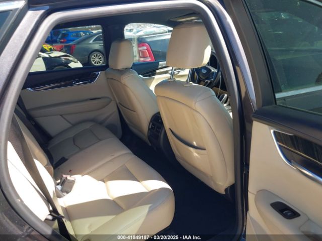 1GYKNARS5HZ106370 Cadillac Xt5 Standard