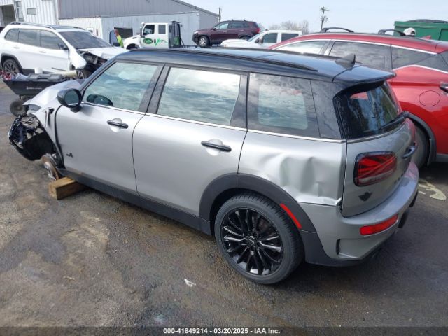 2024 MINI CLUBMAN WMWXJ1C01R2U67732 Photo 2