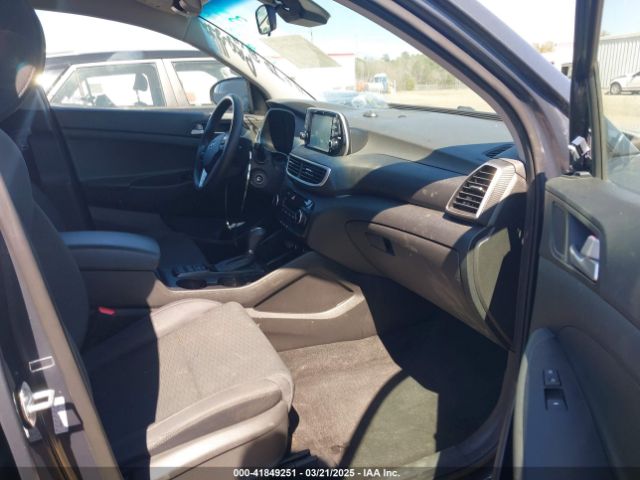 KM8J23A40KU894803 Hyundai TUCSON SE