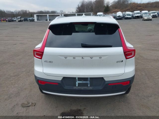 YV4L12UF8R2317284 Volvo Xc40 B5 Ultimate Bright Theme