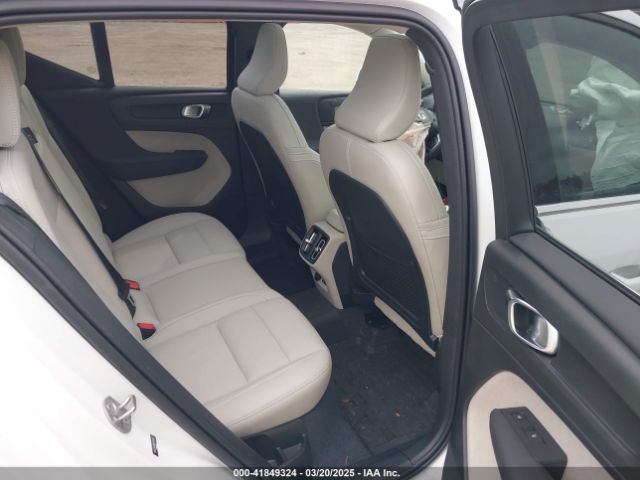 YV4L12UF8R2317284 Volvo Xc40 B5 Ultimate Bright Theme