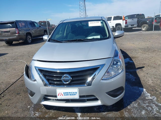 3N1CN7AP4JL880811 Nissan Versa 1.6 Sv