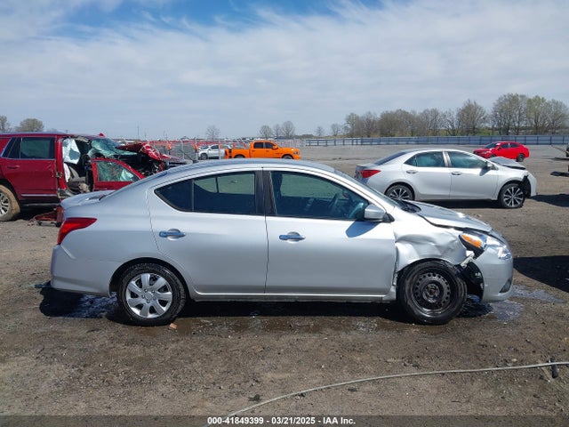 3N1CN7AP4JL880811 Nissan Versa 1.6 Sv