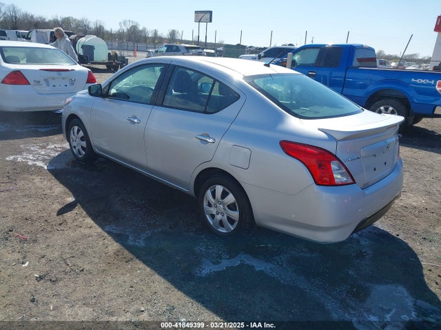 3N1CN7AP4JL880811 Nissan Versa 1.6 Sv