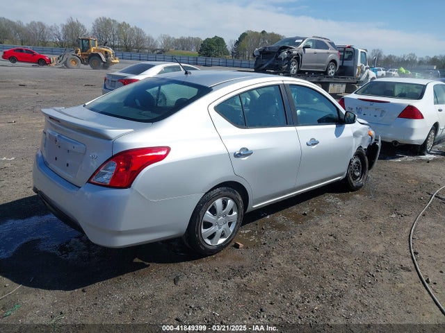 3N1CN7AP4JL880811 Nissan Versa 1.6 Sv