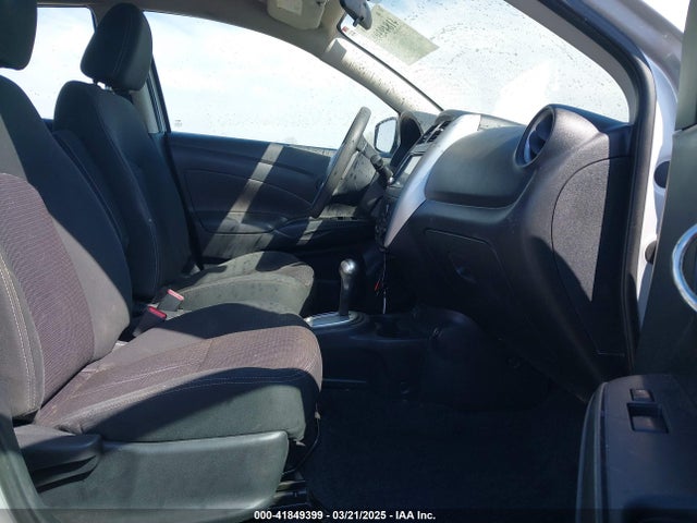 3N1CN7AP4JL880811 Nissan Versa 1.6 Sv