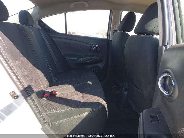 3N1CN7AP4JL880811 Nissan Versa 1.6 Sv