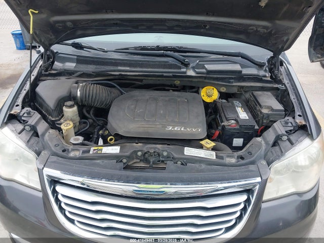 2C4RC1CG7ER300693 Chrysler Town & Country Touring-l 30th Anniversary