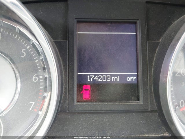 2C4RC1CG7ER300693 Chrysler Town & Country Touring-l 30th Anniversary