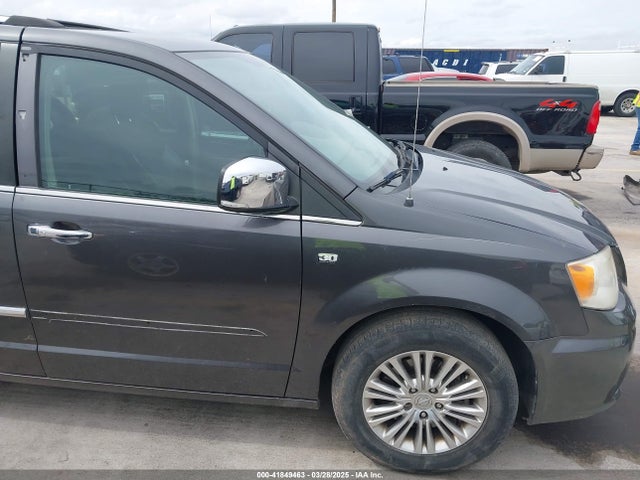 2C4RC1CG7ER300693 Chrysler Town & Country Touring-l 30th Anniversary