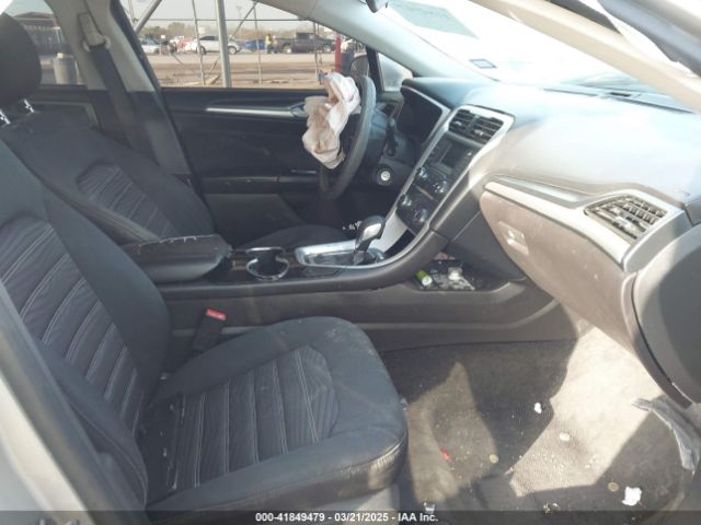3FA6P0H72GR175115 Ford FUSION SE