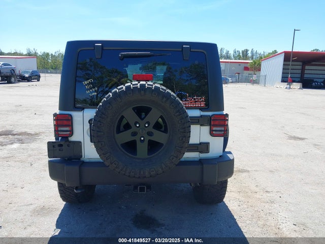 1C4BJWDG3GL282787 Jeep Wrangler Unlimited Sport