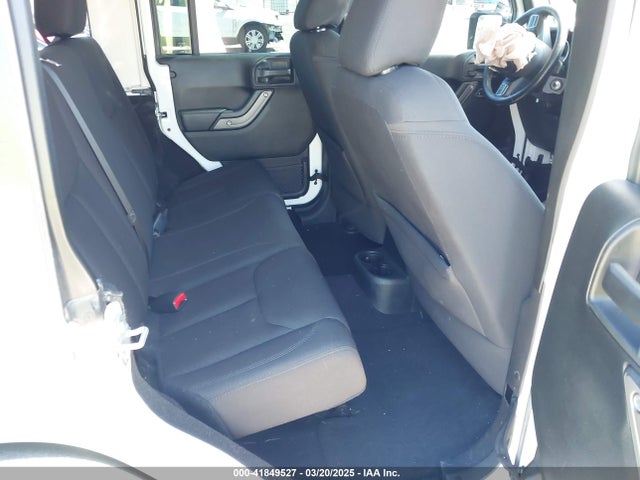 1C4BJWDG3GL282787 Jeep Wrangler Unlimited Sport
