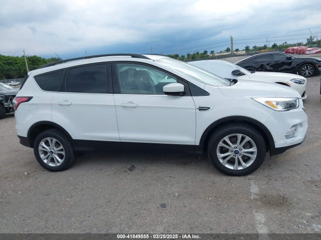 1FMCU9GD0JUD41340 Ford ESCAPE SE