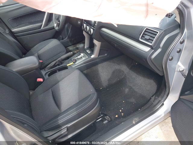 JF2SJAGC1JH406224 Subaru Forester 2.5i Premium