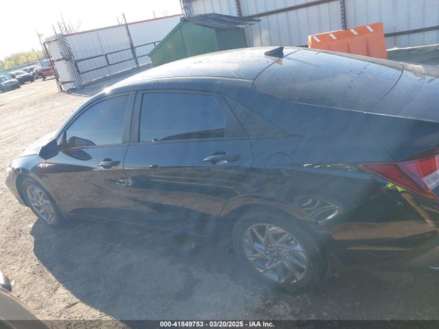 KMHLM4DG4RU760241 Hyundai ELANTRA SEL