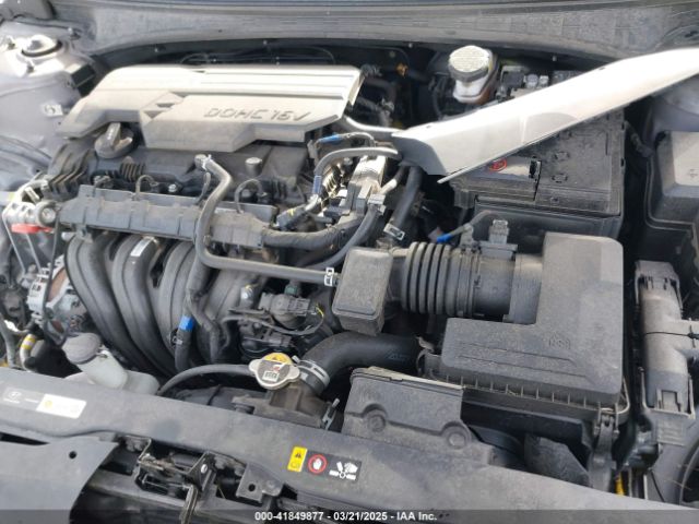 KMHLL4AG0MU105686 Hyundai ELANTRA SE