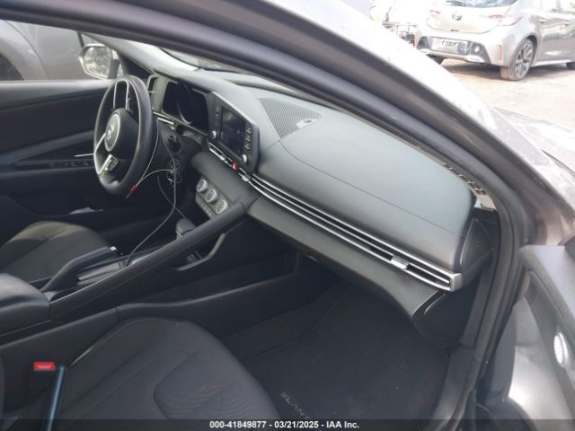KMHLL4AG0MU105686 Hyundai ELANTRA SE