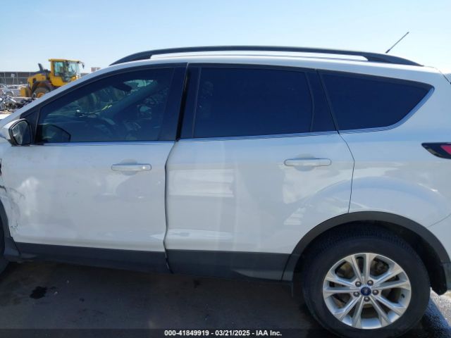 1FMCU0GD4JUB75433 Ford ESCAPE SE