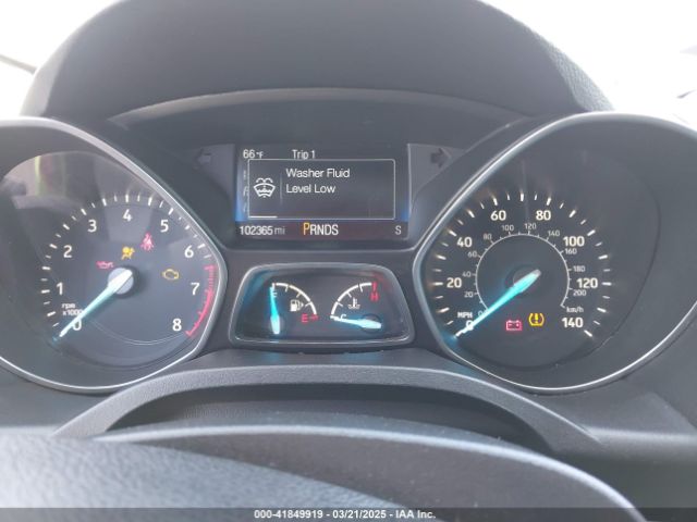 1FMCU0GD4JUB75433 Ford ESCAPE SE