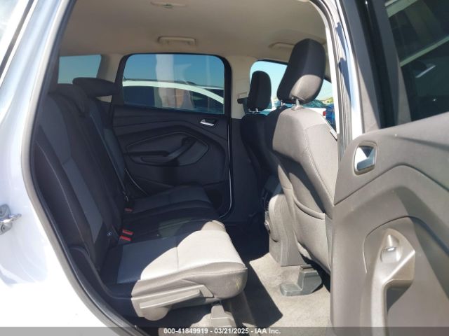 1FMCU0GD4JUB75433 Ford ESCAPE SE