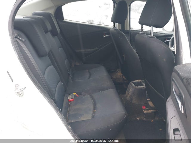 3MYDLBZV1GY117073 Scion p5v