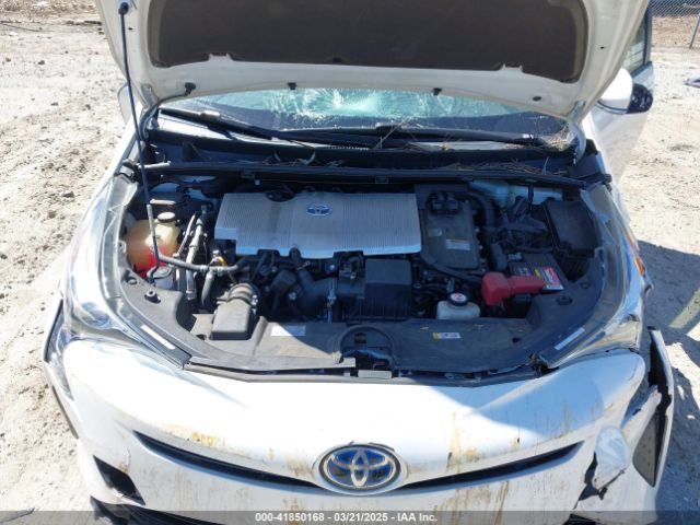 JTDKBRFU8J3070976 Toyota Prius One