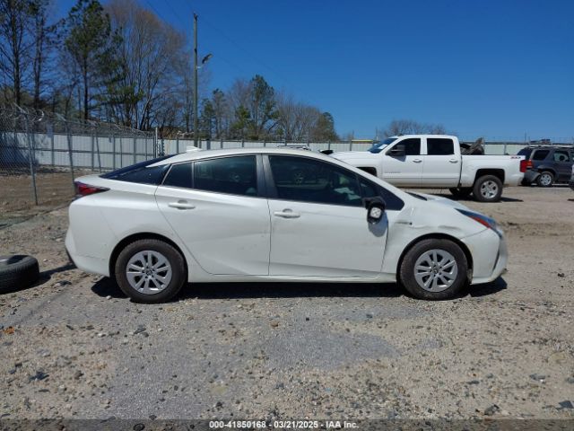 JTDKBRFU8J3070976 Toyota Prius One