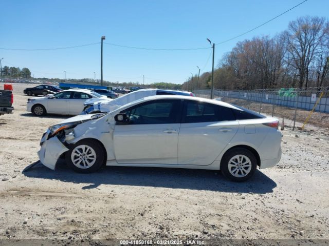 JTDKBRFU8J3070976 Toyota Prius One