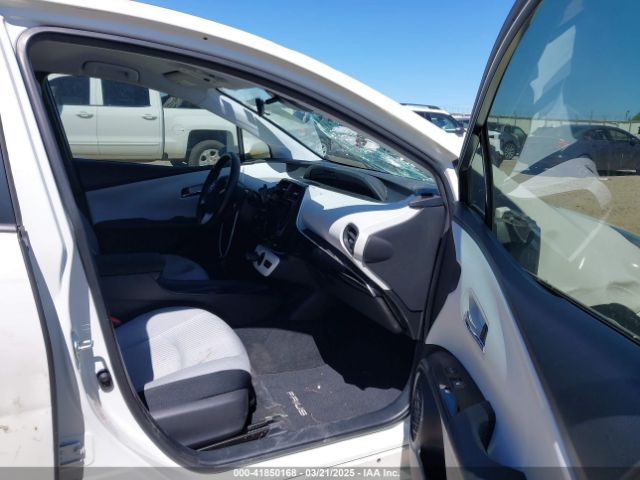JTDKBRFU8J3070976 Toyota Prius One