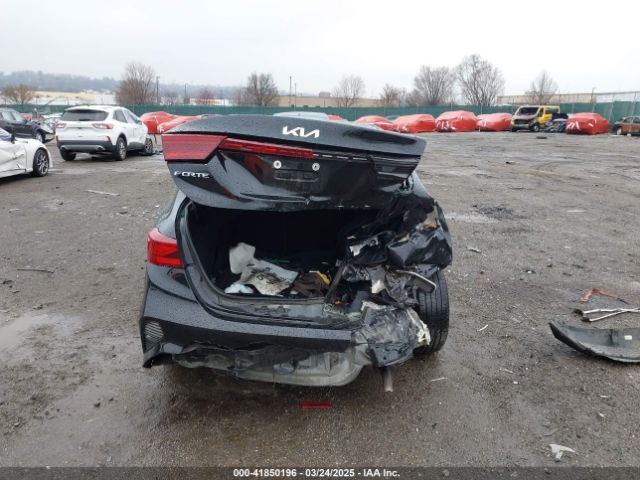 3KPF24AD8PE662939 KIA Forte Lxs