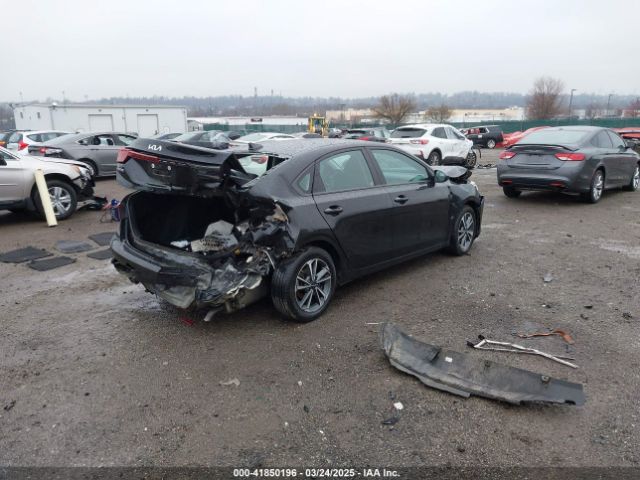 3KPF24AD8PE662939 KIA Forte Lxs