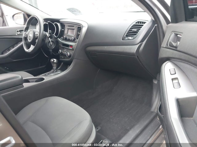 5XXGM4A75FG500233 KIA Optima Lx