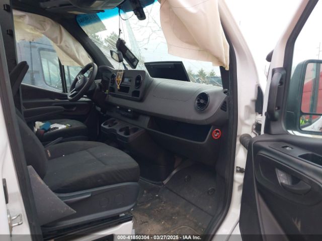 W1Y40CHYXMT057917 Mercedes-Benz Sprinter 2500 High Roof I4