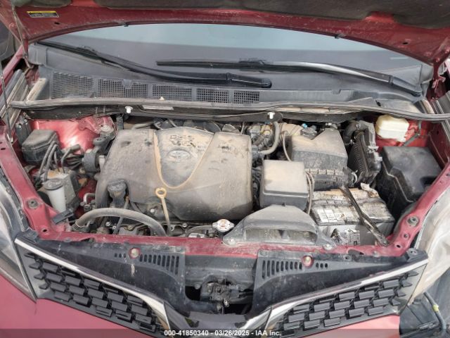 5TDXZ3DC4JS961452 Toyota Sienna Se 8 Passenger