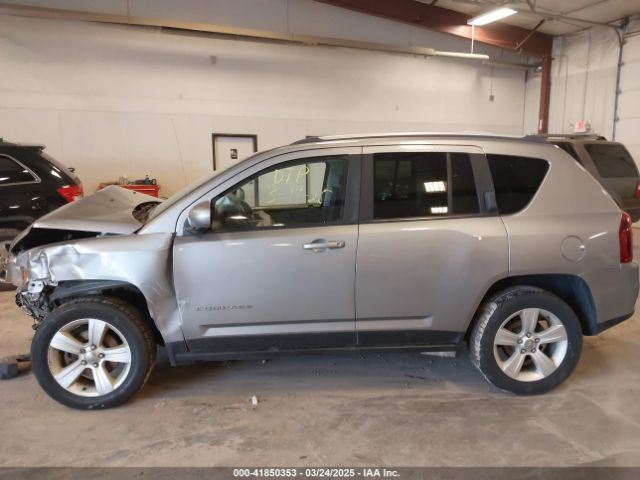 1C4NJDEBXGD637792 Jeep Compass Latitude