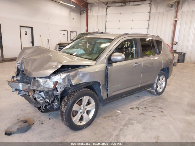 1C4NJDEBXGD637792 Jeep Compass Latitude