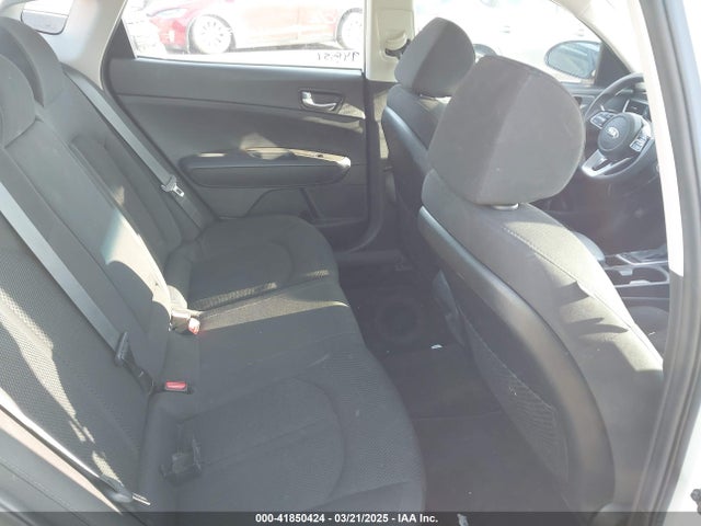 5XXGT4L39KG354457 KIA Optima Lx