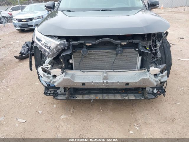 2T3P1RFV8LC061598 Toyota Rav4 Xle