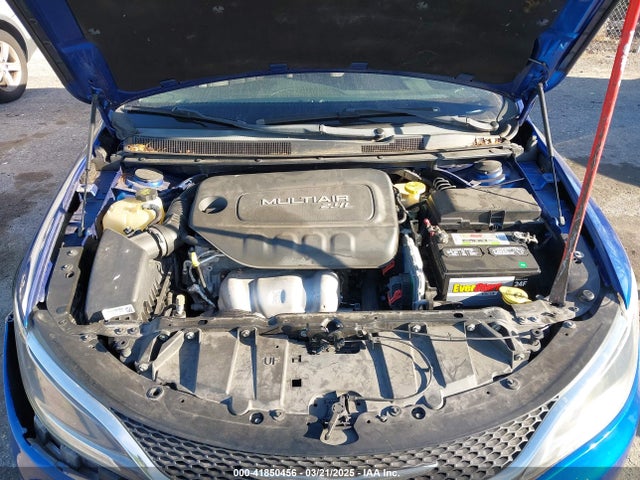 Chrysler 200 Limited 2015 1C3CCCAB5FN729682 Image 10