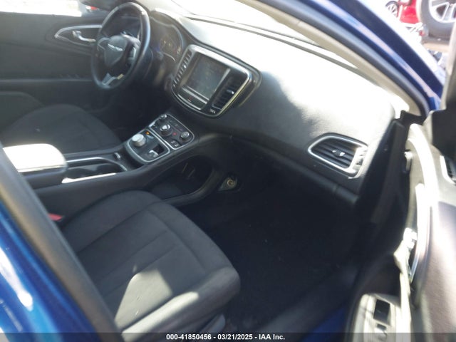 Chrysler 200 Limited 2015 1C3CCCAB5FN729682 Image 5
