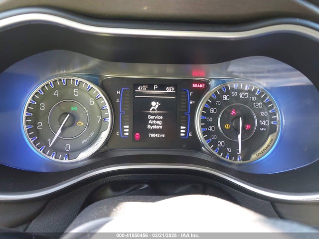 Chrysler 200 Limited 2015 1C3CCCAB5FN729682 Image 7